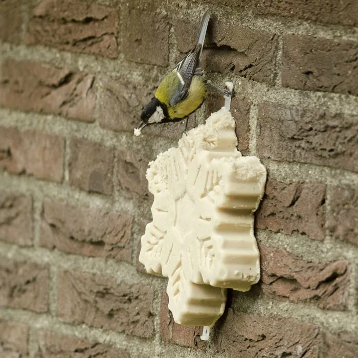 Snowflake Suet Treat 700g 5 Snowflake Suet Treat 700g - Image 3