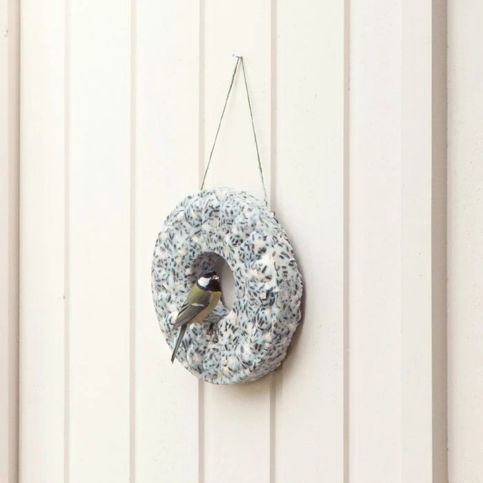 Suet Christmas Wreath Ring 1.2kg 5 Suet Christmas Wreath Ring 1.2kg - Image 3