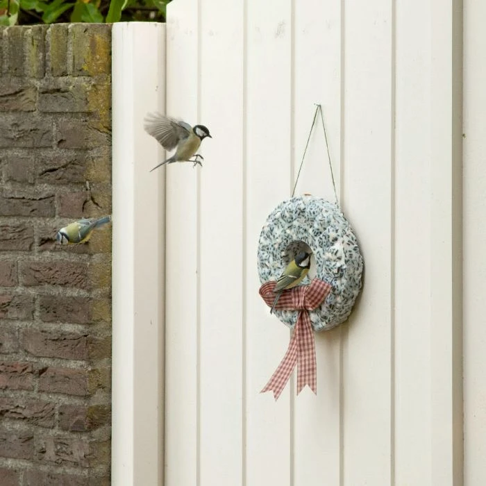 Suet Christmas Wreath Ring 1.2kg 4 Suet Christmas Wreath Ring 1.2kg - Image 2